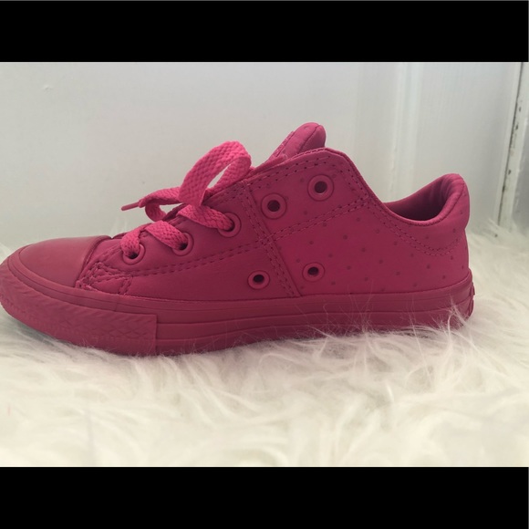 Chuck Taylor All-Star Converse - Picture 2 of 4